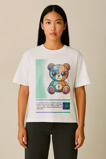 Patchwork Teddy – Organik Pamuk Beyaz Oversize Tişört